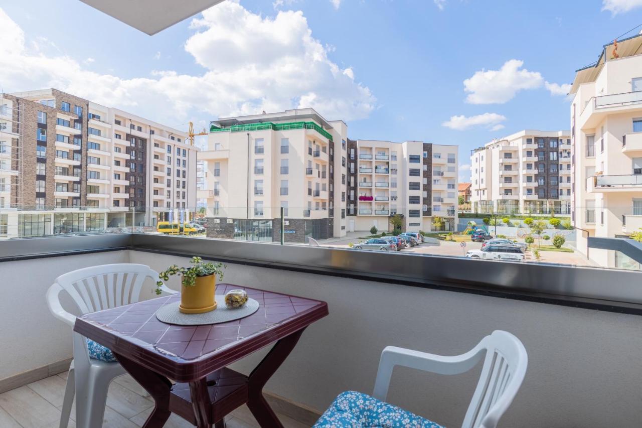 Bleri Apartment, 2 Bedroom, Free Parking بريشتاين المظهر الخارجي الصورة
